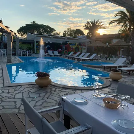 Vergos アパートホテル 2*